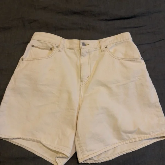 Levi’s High Baggy Shorts - Cream - Picture 2 of 4